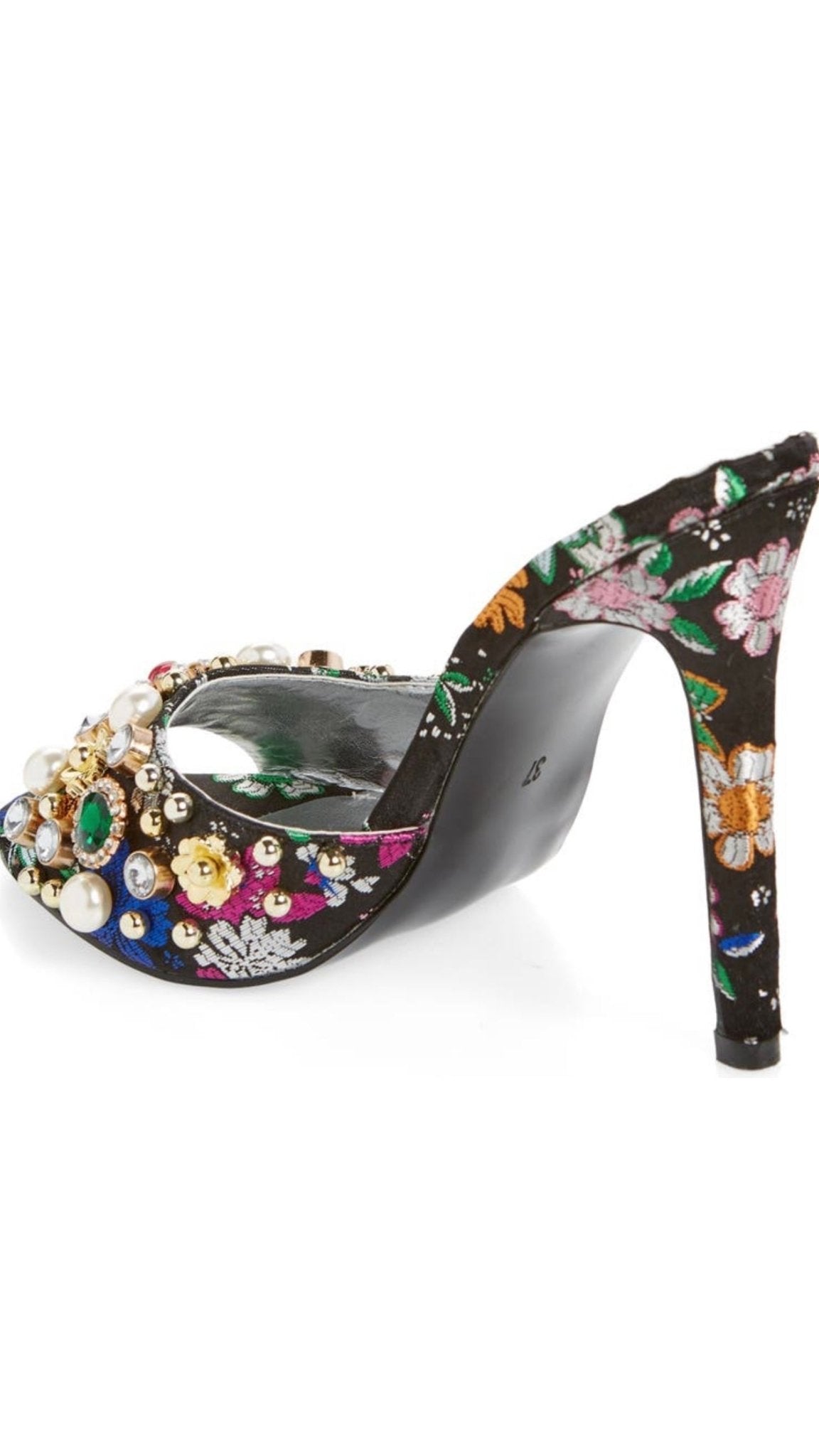 Azalea Wang Judith - The Style Guru