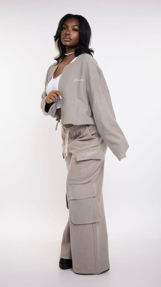 Honor Round Crop Zip Crew - The Style Guru