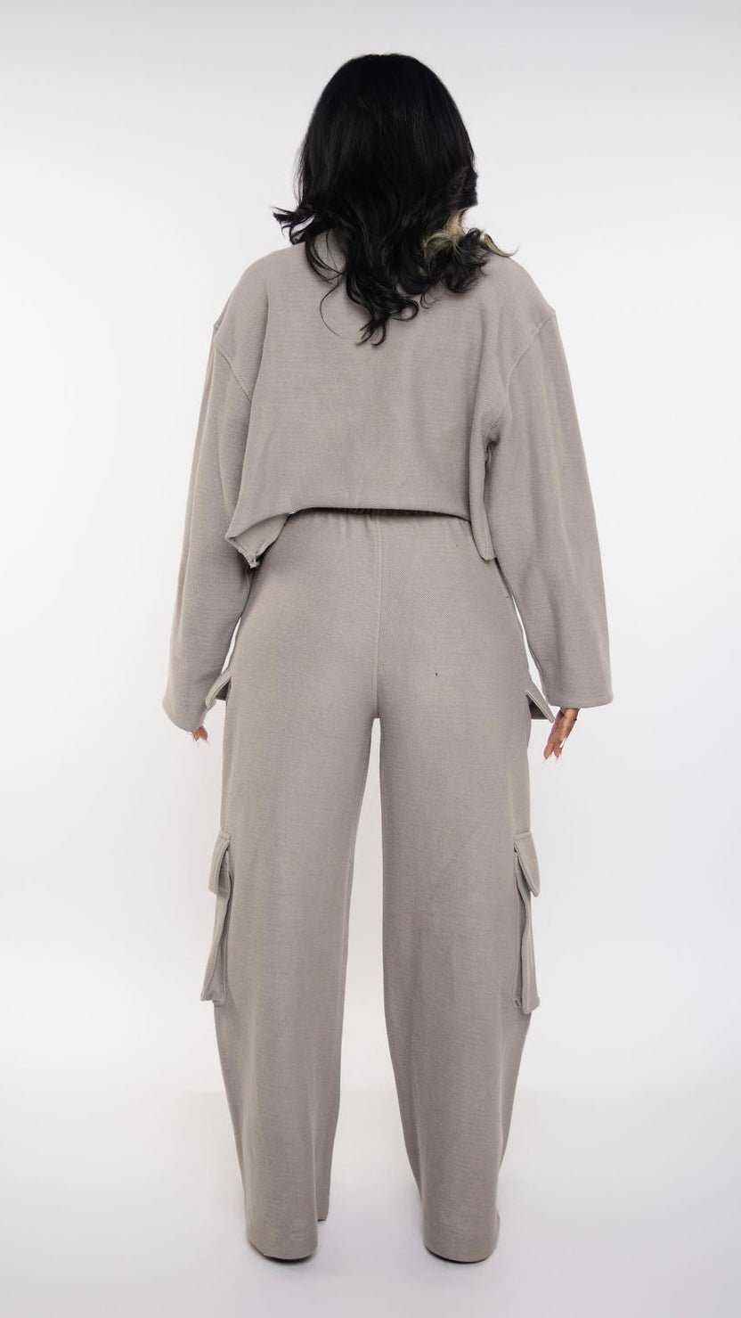 Honor Round Crop Zip Crew - The Style Guru